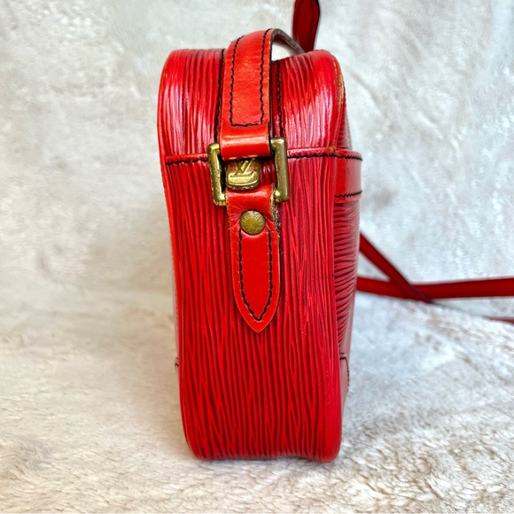 Louis Vuitton Trocadero Castilian Red Epi Crossbody Bag - Picture 7 of 17